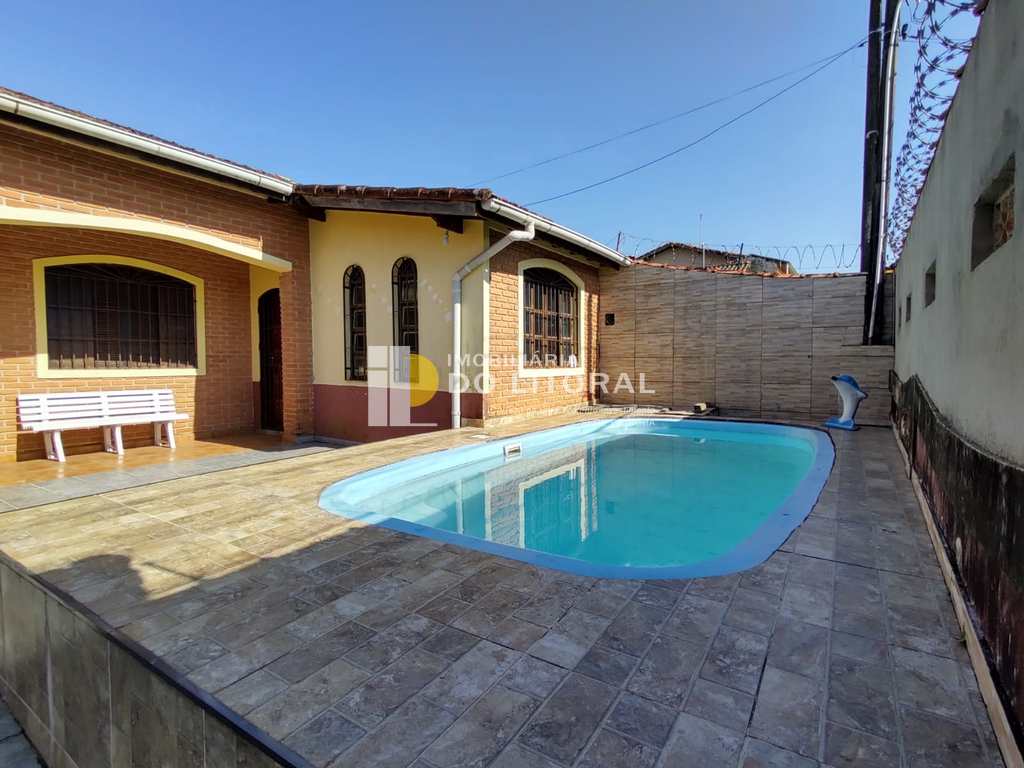 Casa em Mongaguá, no bairro Balneário Itaóca