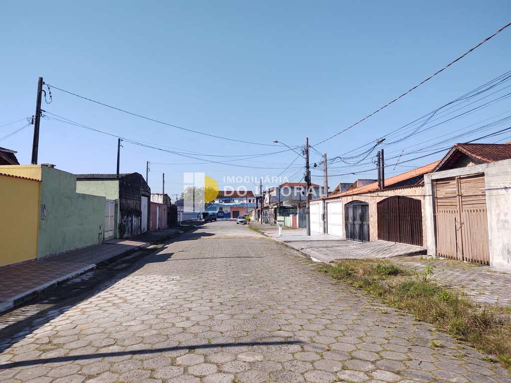 Casa em Mongaguá, no bairro Balneário Itaóca