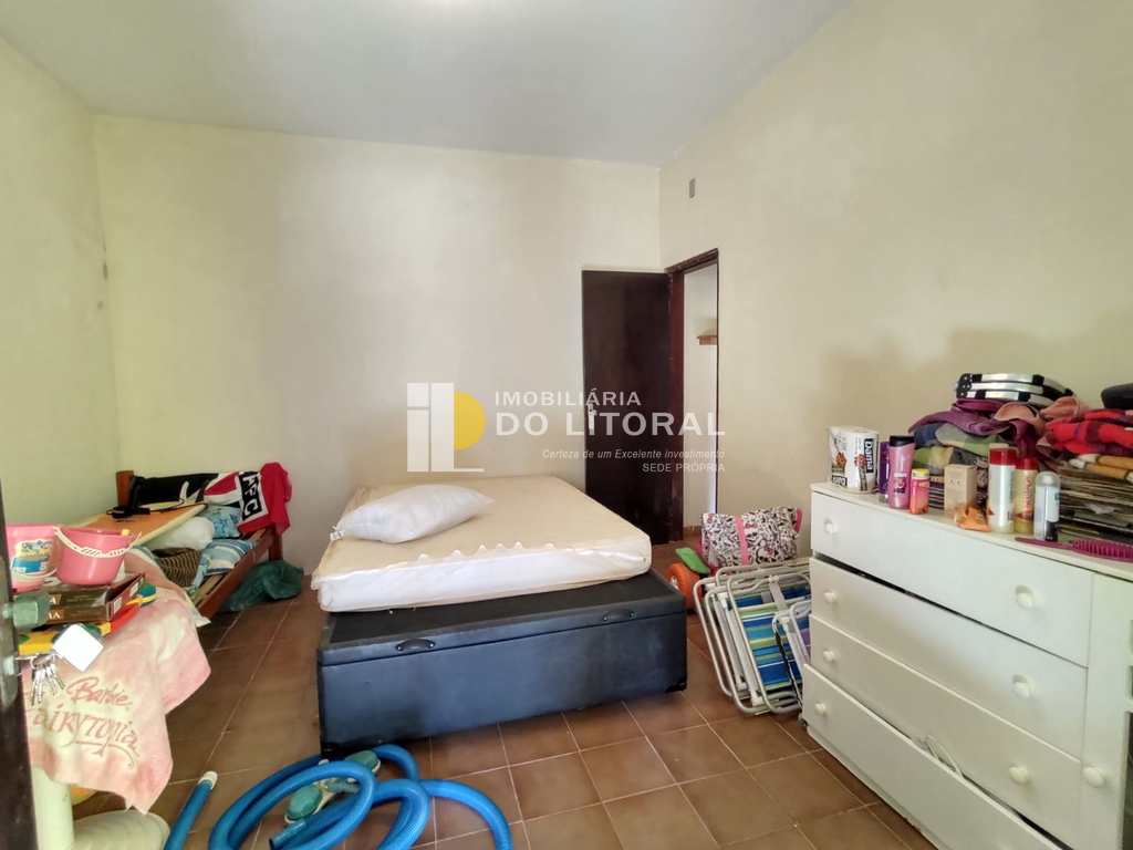 Casa em Mongaguá, no bairro Balneário Itaóca