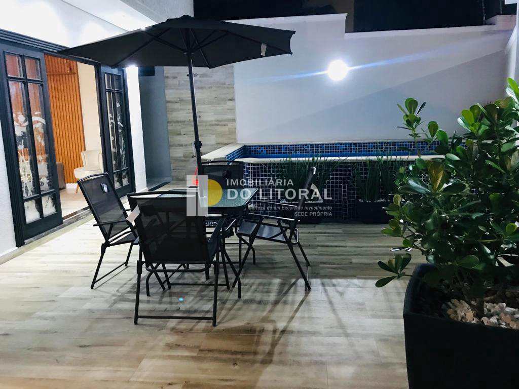 Sobrado em Praia Grande, no bairro Flórida