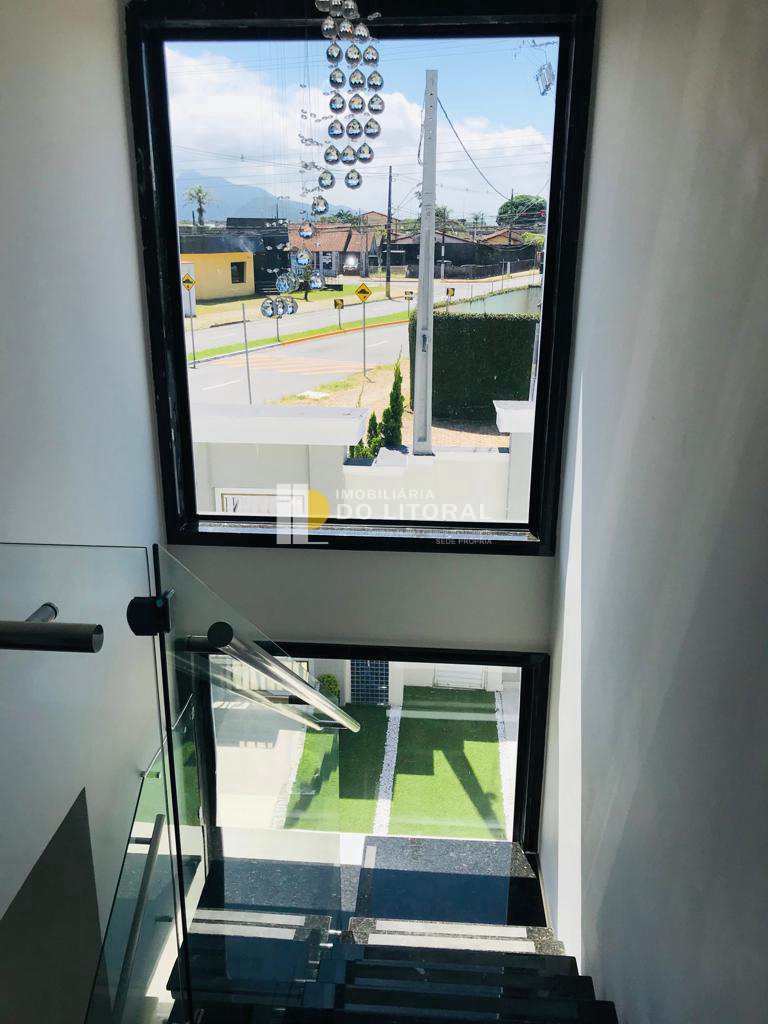 Sobrado em Praia Grande, no bairro Flórida