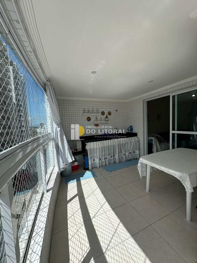Apartamento em Mongaguá, no bairro Centro