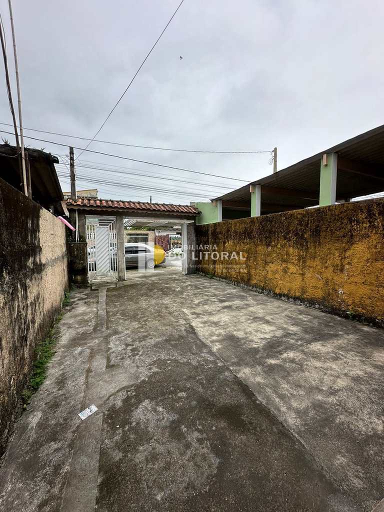Casa em Praia Grande, no bairro Cidade da Criança