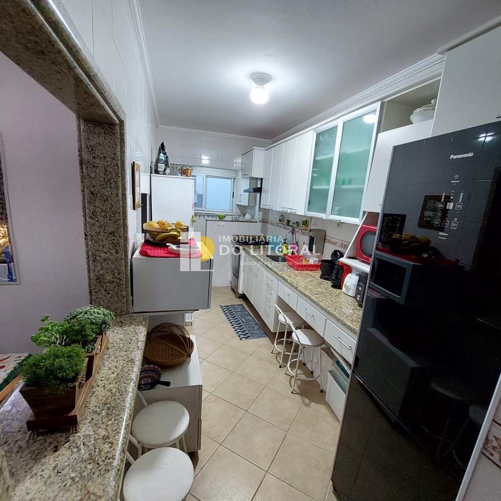 Apartamento em Mongaguá, no bairro Vila Vera Cruz