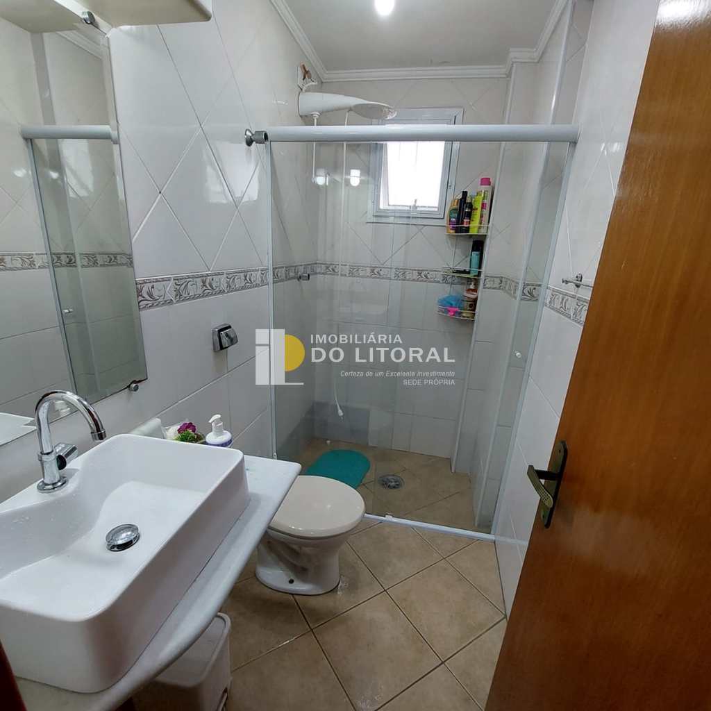 Apartamento em Mongaguá, no bairro Vila Vera Cruz