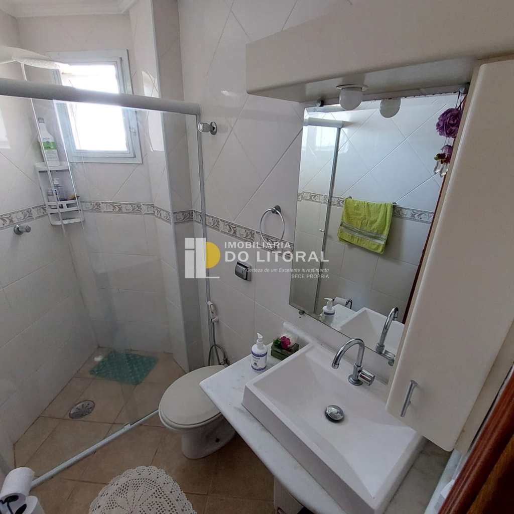 Apartamento em Mongaguá, no bairro Vila Vera Cruz