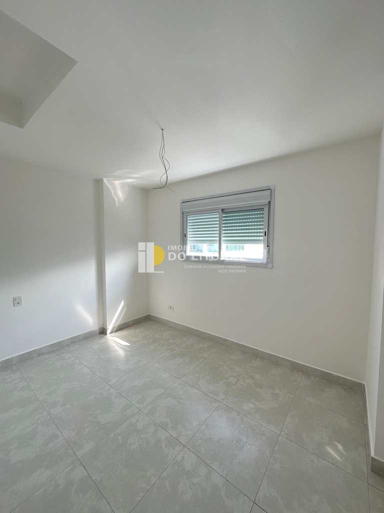 Apartamento em Mongaguá, no bairro Centro