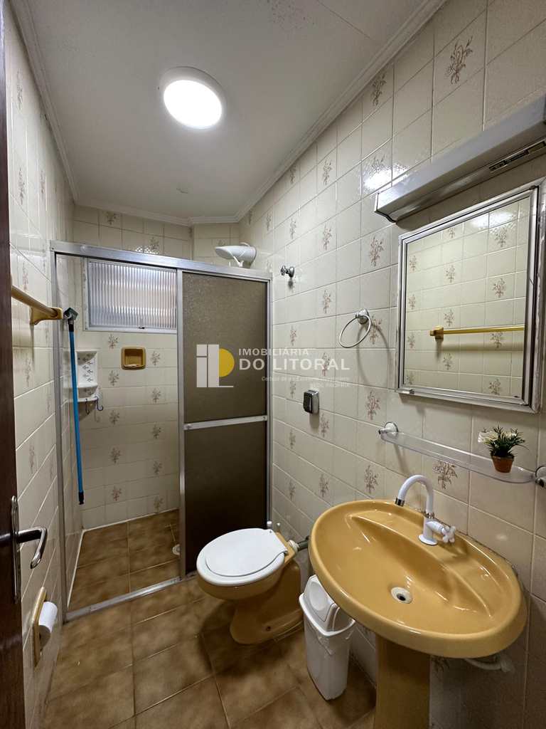 Apartamento em Mongaguá, no bairro Centro