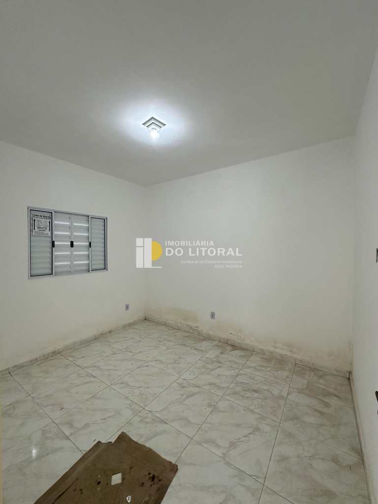 Casa em Mongaguá, no bairro Jardim Leonor
