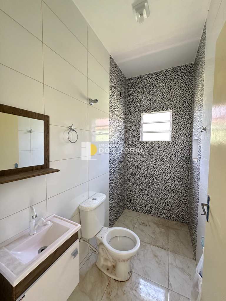 Casa em Mongaguá, no bairro Jardim Leonor