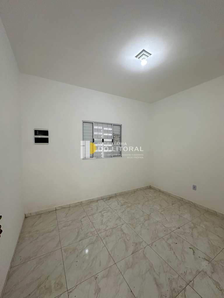 Casa em Mongaguá, no bairro Jardim Leonor