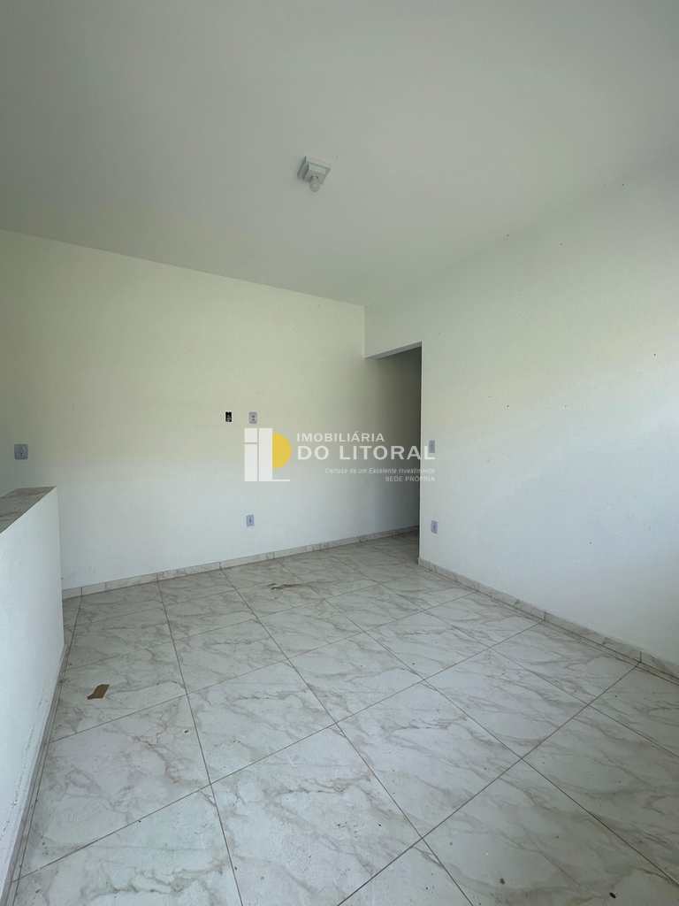 Casa em Mongaguá, no bairro Jardim Leonor