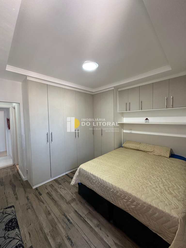 Apartamento em Mongaguá, no bairro Centro