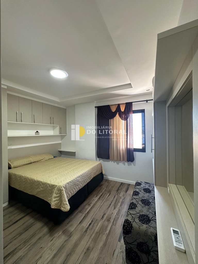 Apartamento em Mongaguá, no bairro Centro