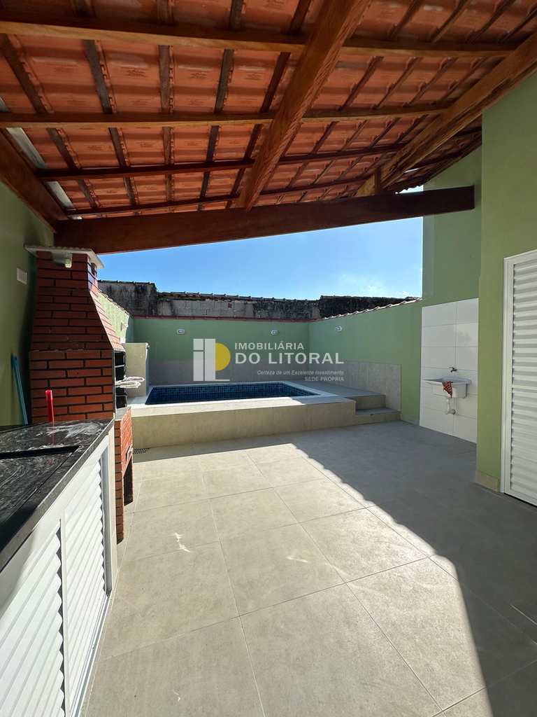 Casa em Mongaguá, no bairro Balneário Jussara
