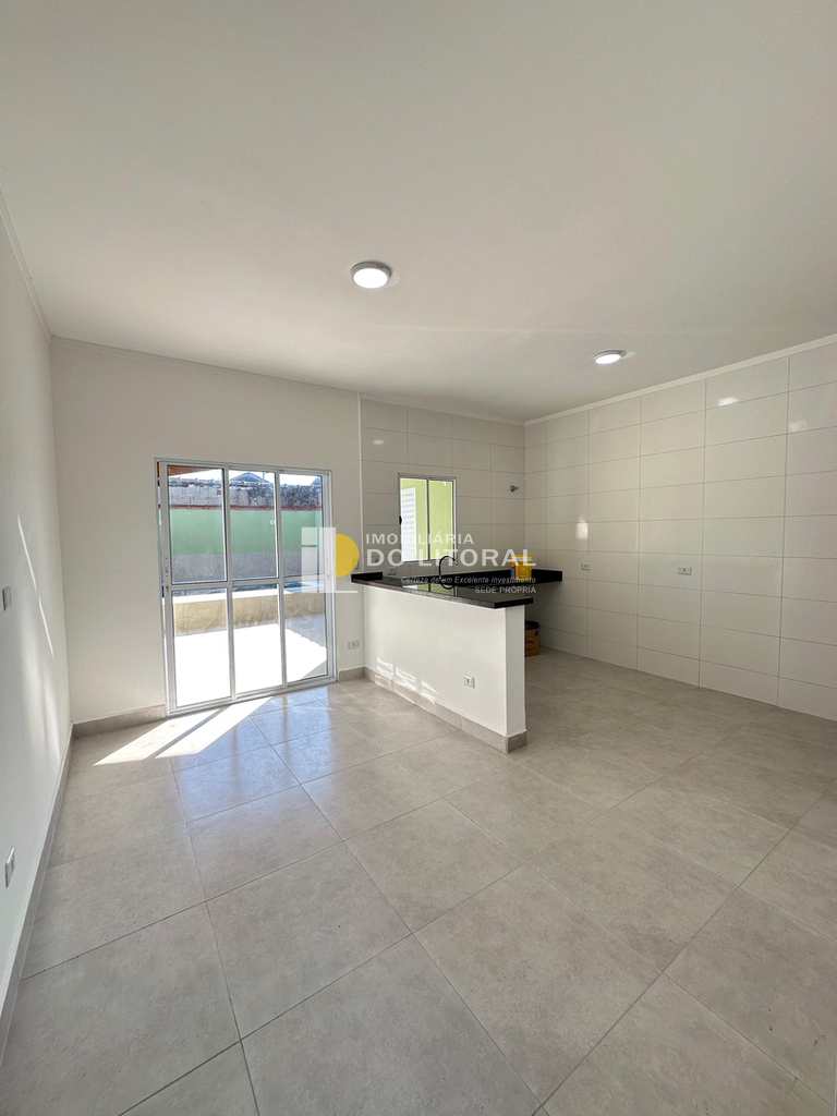 Casa em Mongaguá, no bairro Balneário Jussara