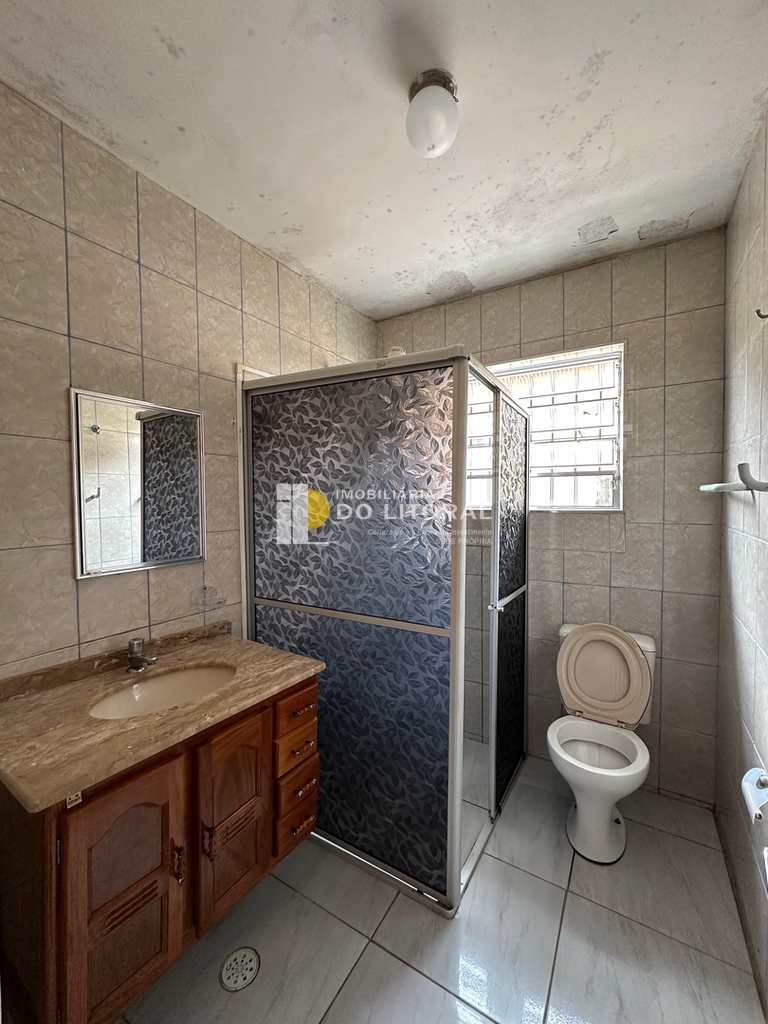 Casa em Mongaguá, no bairro Balneário Jussara