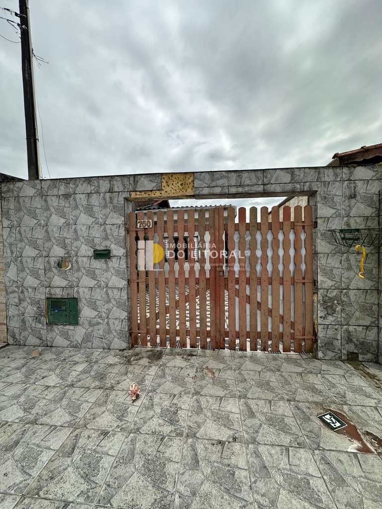 Casa em Mongaguá, no bairro Balneário Jussara