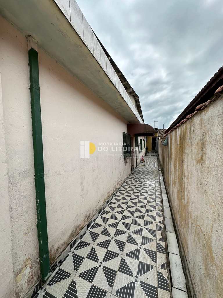 Casa em Mongaguá, no bairro Balneário Jussara