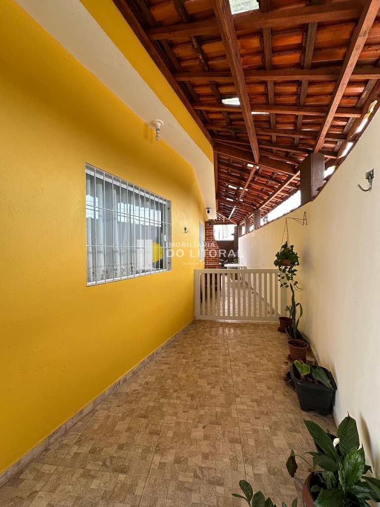Casa em Mongaguá, no bairro Agenor de Campos