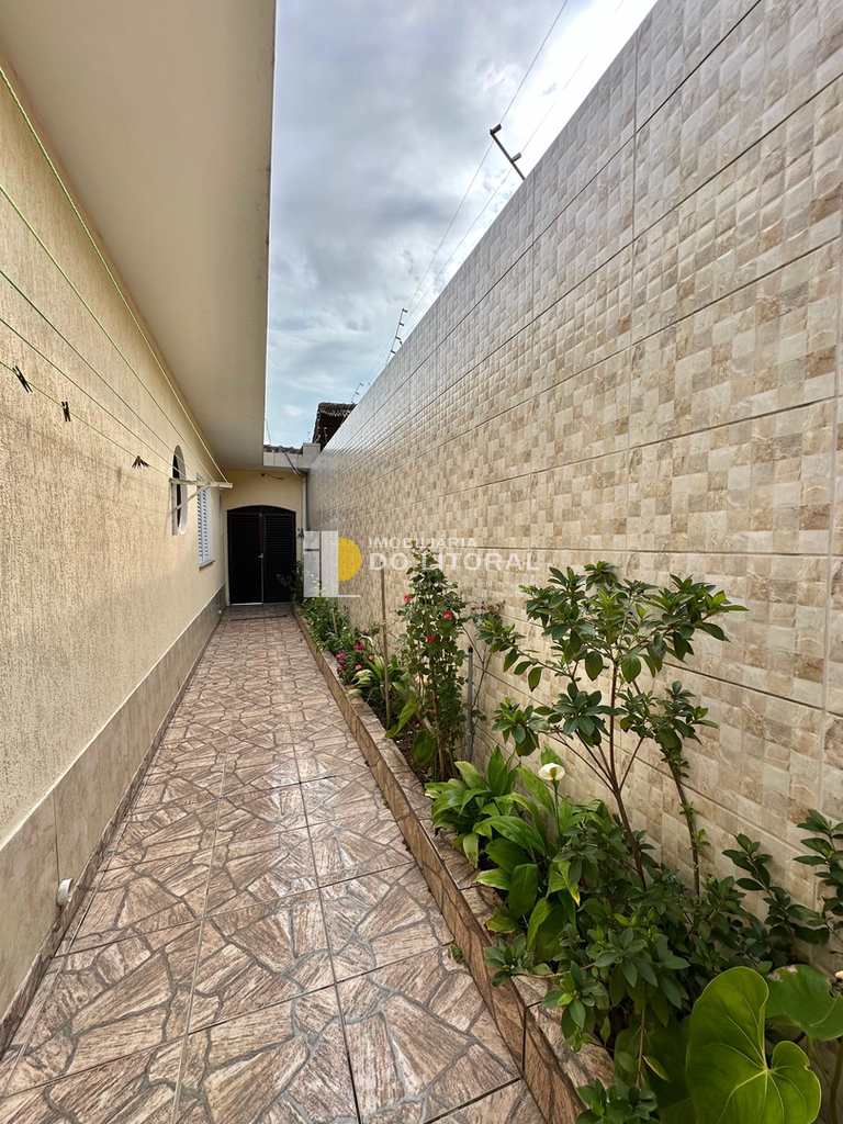 Casa em Mongaguá, no bairro Balneário Plataforma
