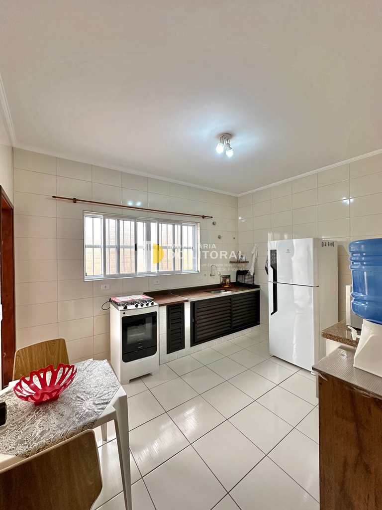 Casa em Mongaguá, no bairro Balneário Plataforma