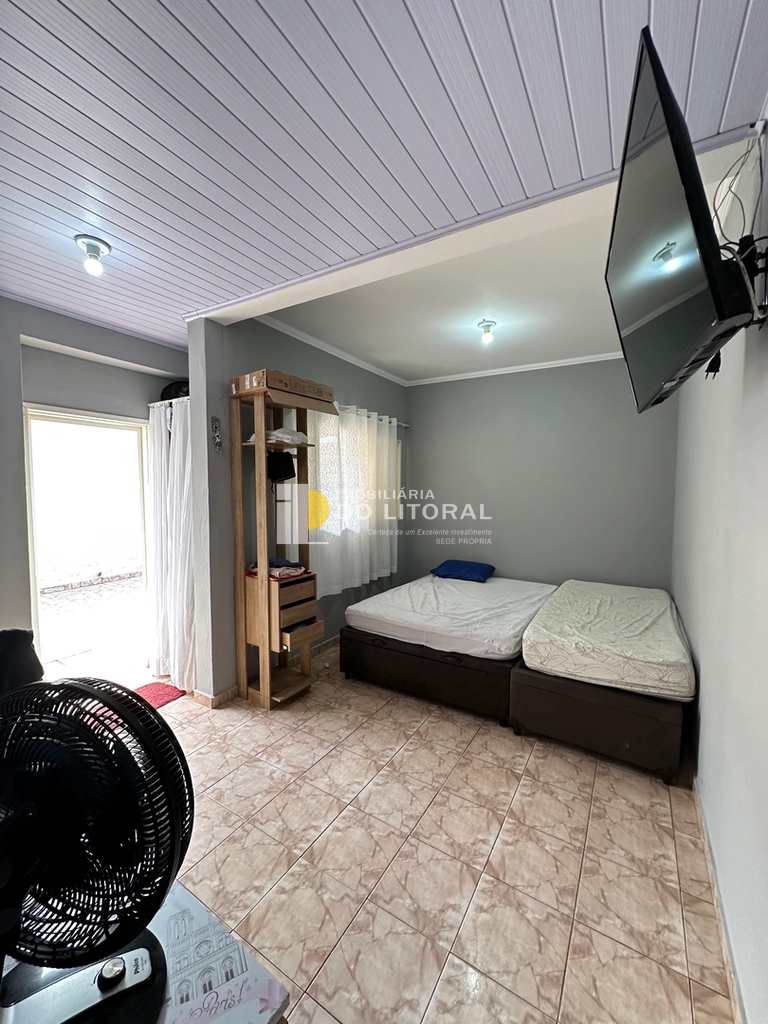 Casa em Mongaguá, no bairro Balneário Plataforma