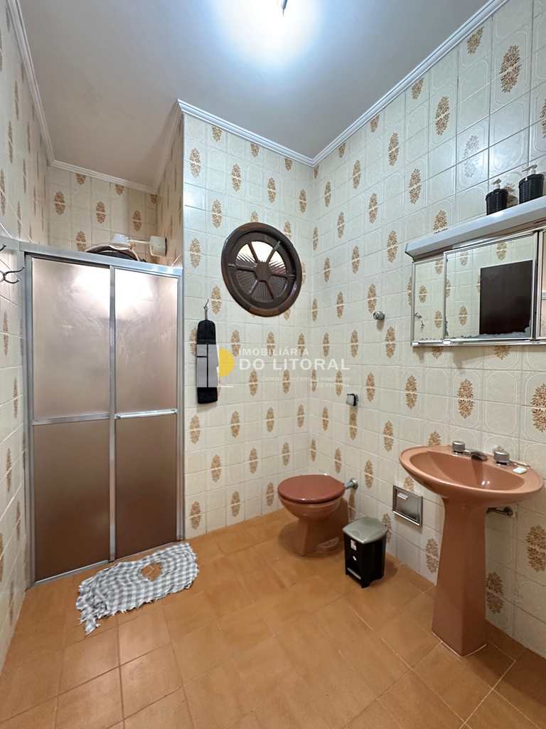 Casa em Mongaguá, no bairro Balneário Plataforma