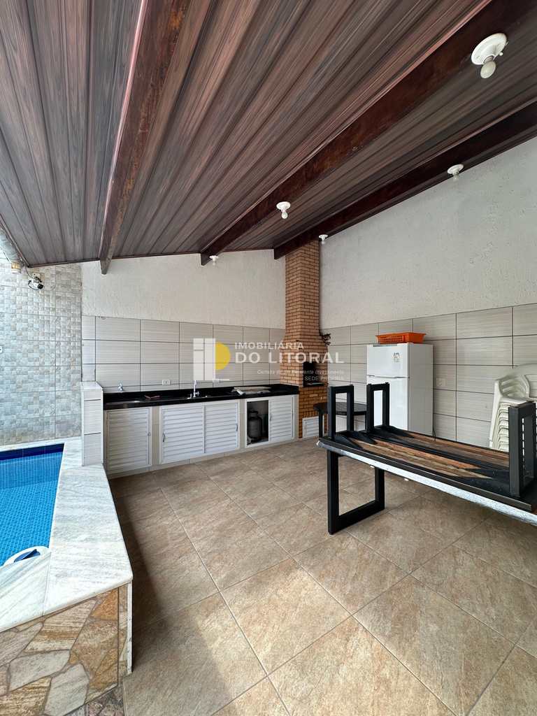 Casa em Mongaguá, no bairro Balneário Plataforma