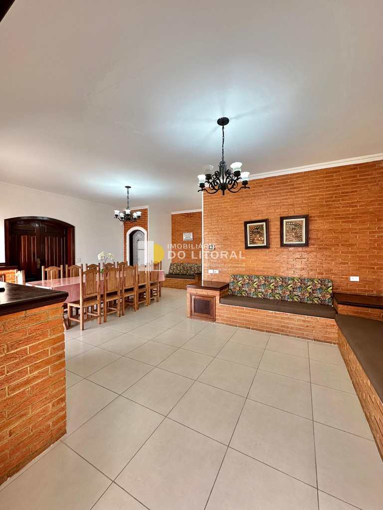 Casa em Mongaguá, no bairro Balneário Plataforma