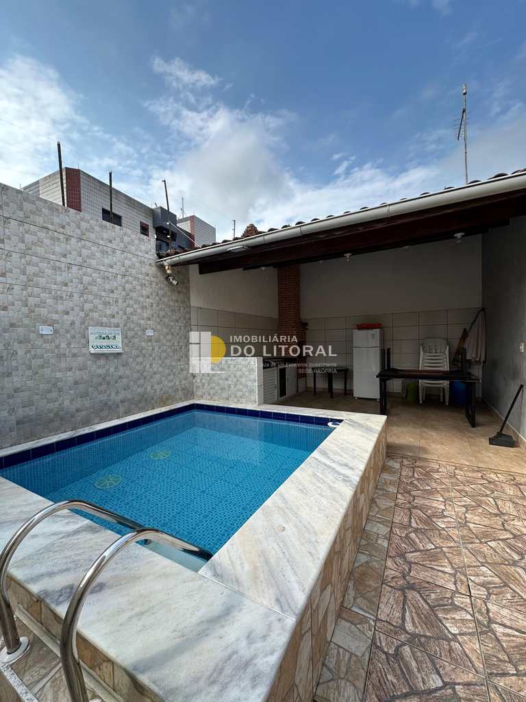 Casa em Mongaguá, no bairro Balneário Plataforma