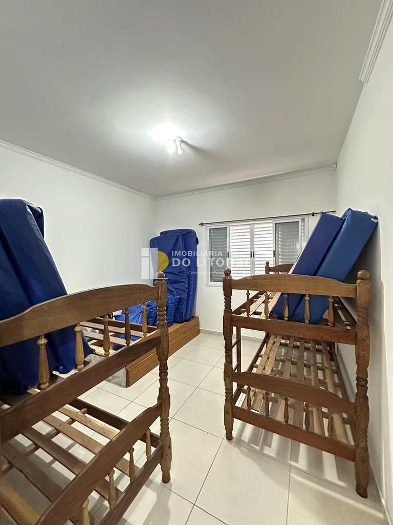 Casa em Mongaguá, no bairro Balneário Plataforma