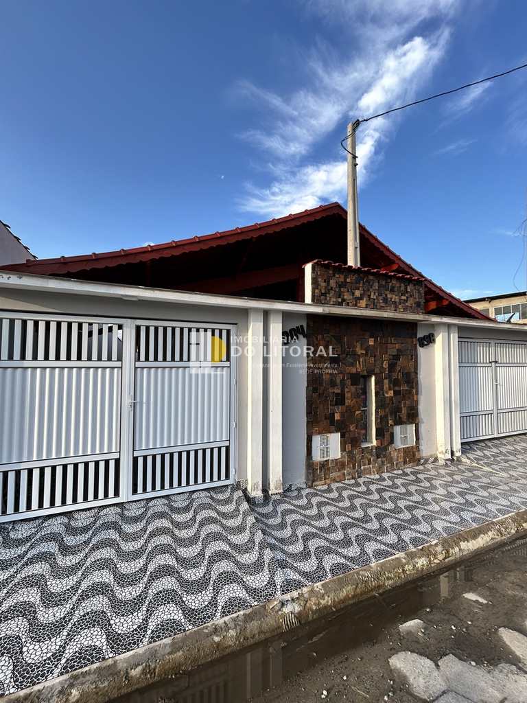Casa em Mongaguá, no bairro Jardim Praia Grande