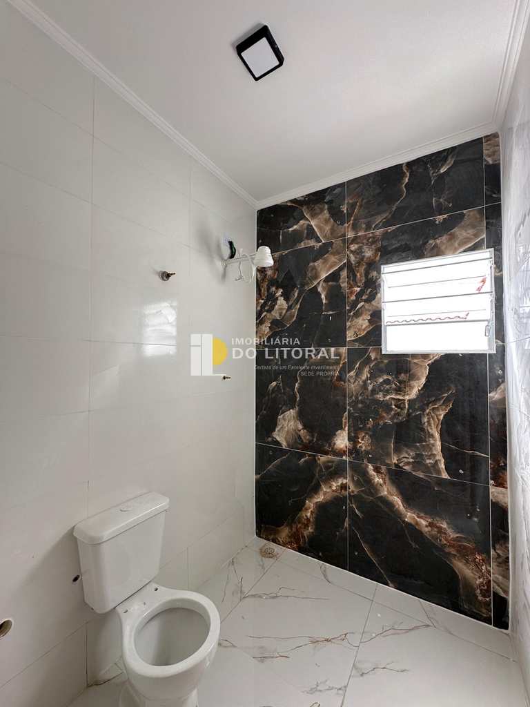 Casa em Mongaguá, no bairro Jardim Praia Grande