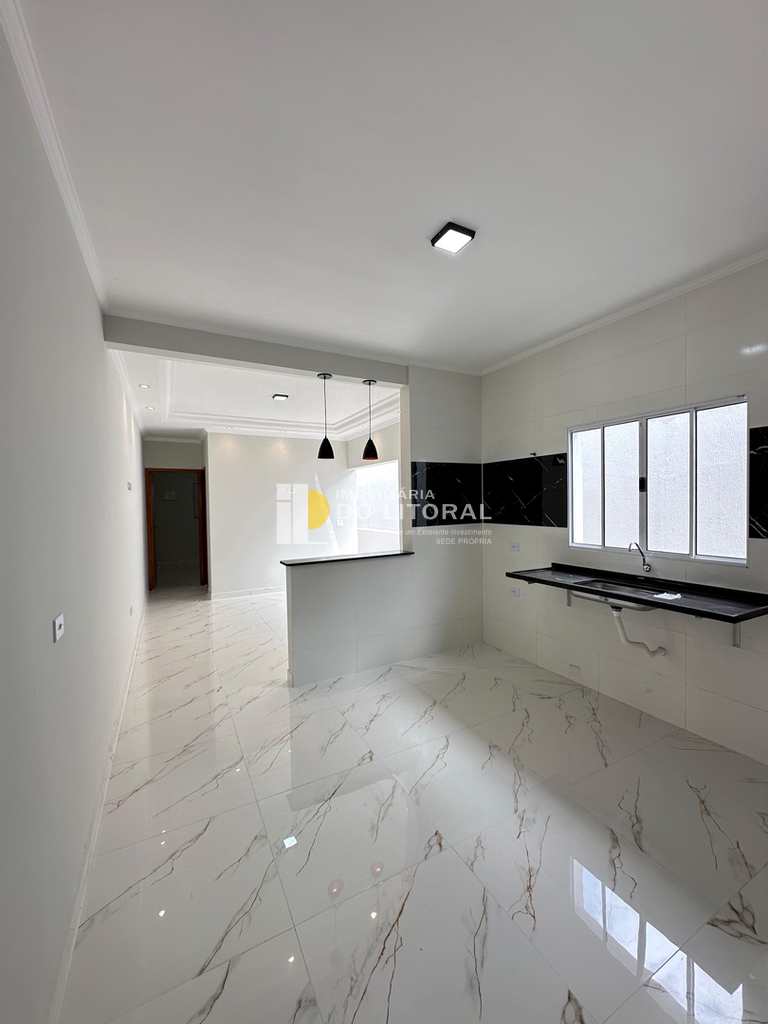 Casa em Mongaguá, no bairro Jardim Praia Grande