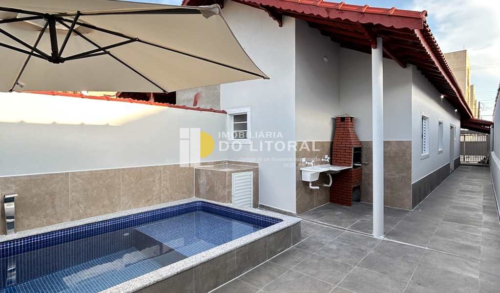 Casa em Mongaguá, bairro Jardim Praia Grande