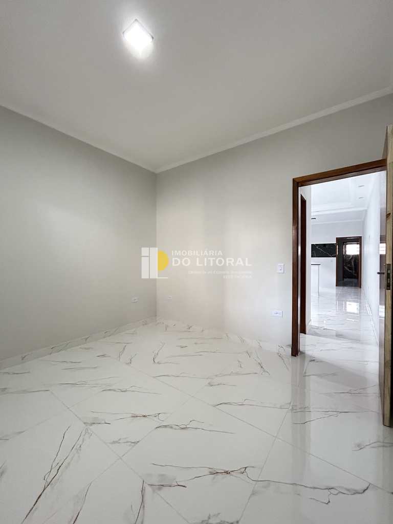 Casa em Mongaguá, no bairro Jardim Praia Grande