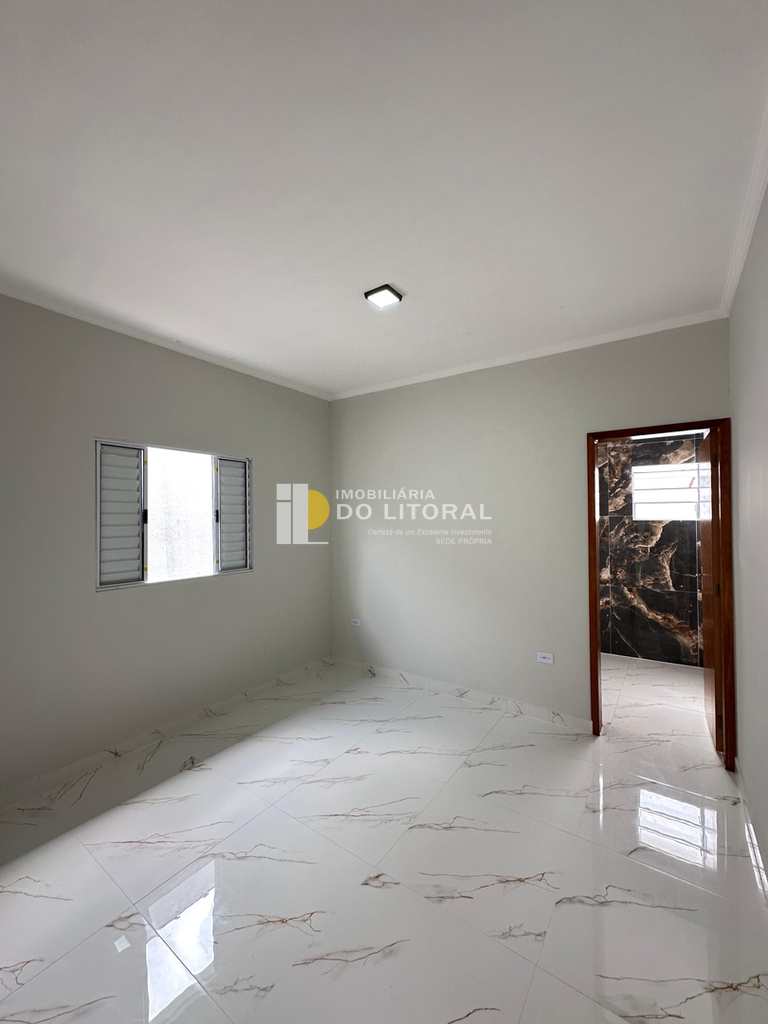 Casa em Mongaguá, no bairro Jardim Praia Grande