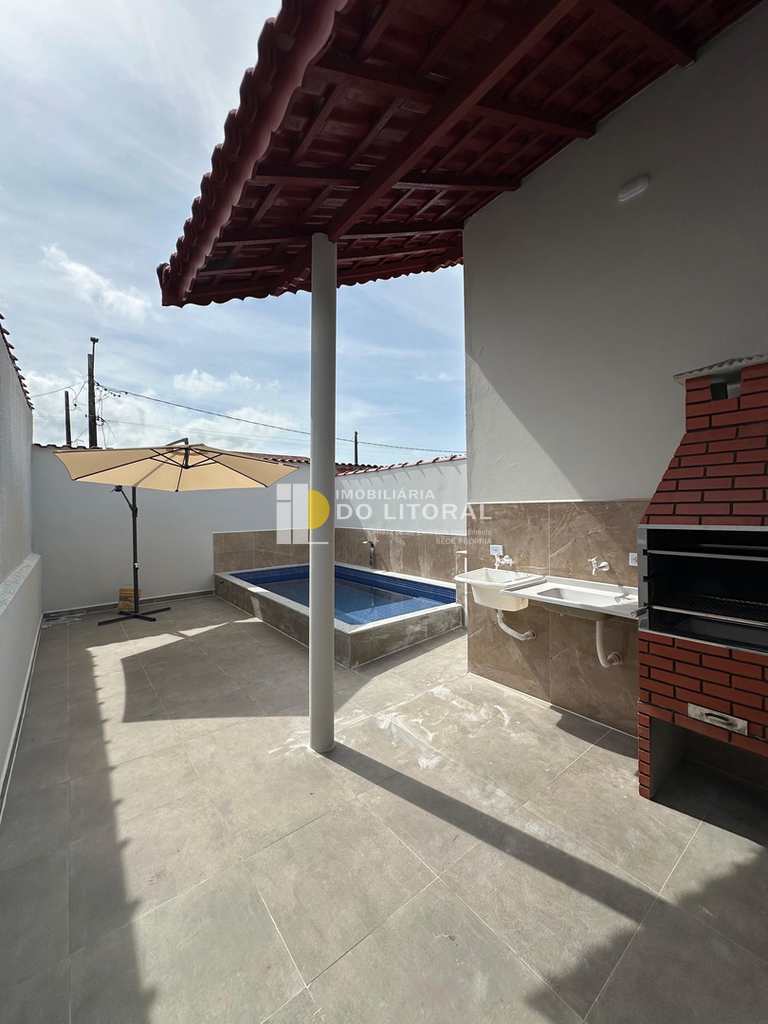 Casa em Mongaguá, no bairro Jardim Praia Grande