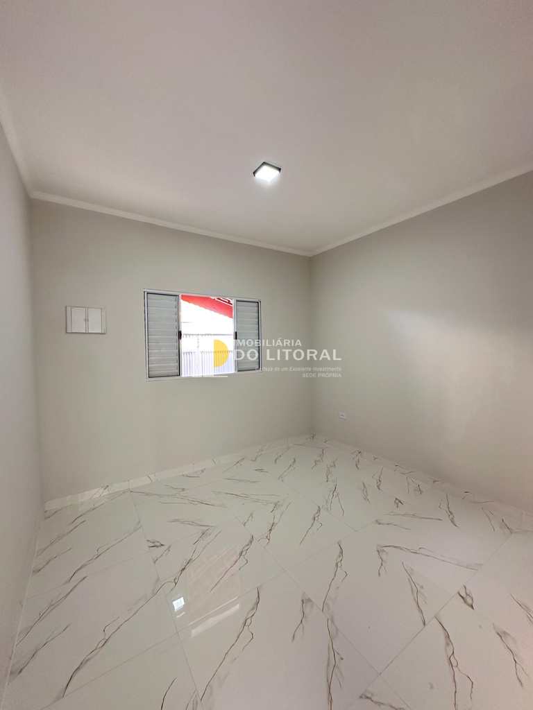 Casa em Mongaguá, no bairro Jardim Praia Grande