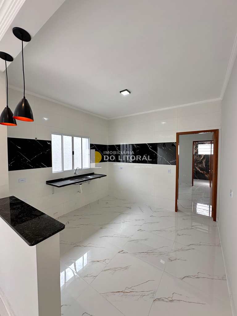 Casa em Mongaguá, no bairro Jardim Praia Grande