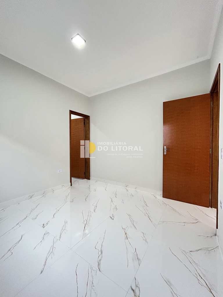 Casa em Mongaguá, no bairro Jardim Praia Grande