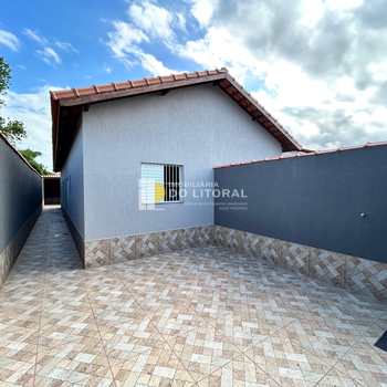 Casa em Mongaguá, bairro Jardim Leonor