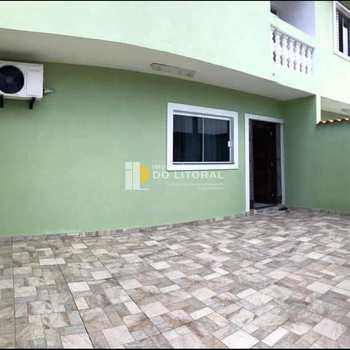 Sobrado em Mongaguá, bairro Jardim Praia Grande