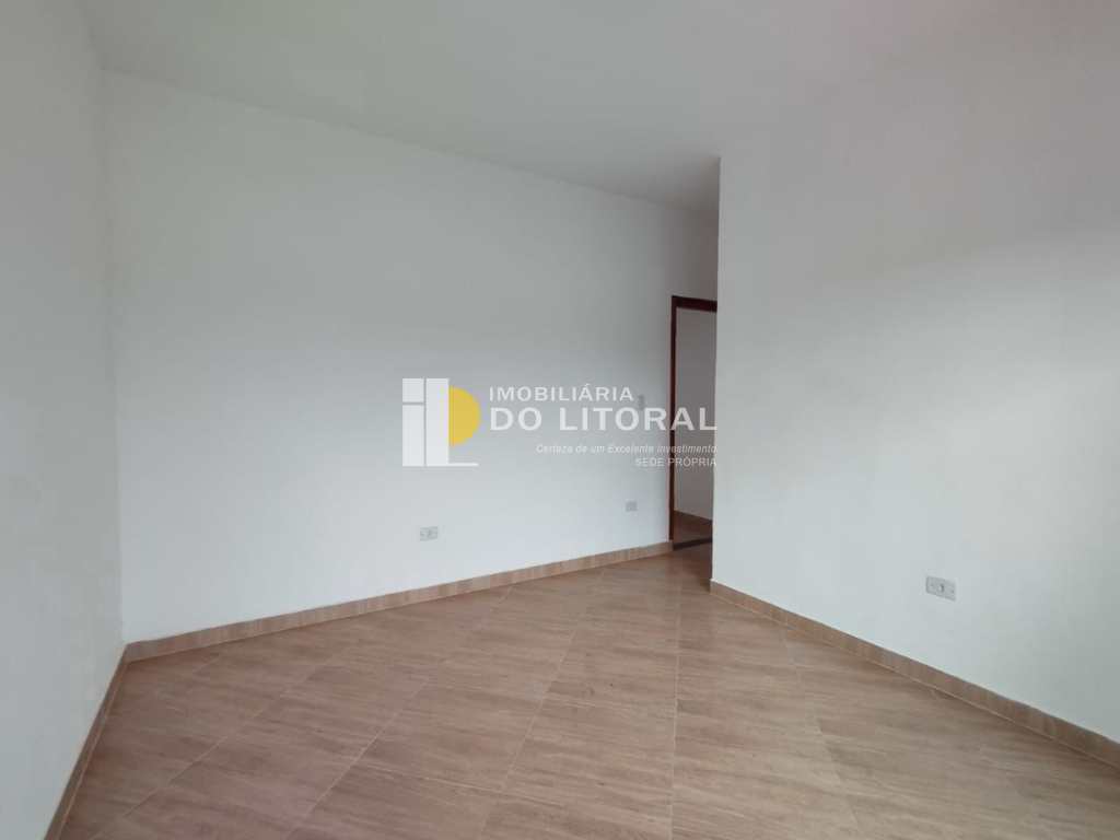 Sobrado em Mongaguá, no bairro Balneário Itaguai
