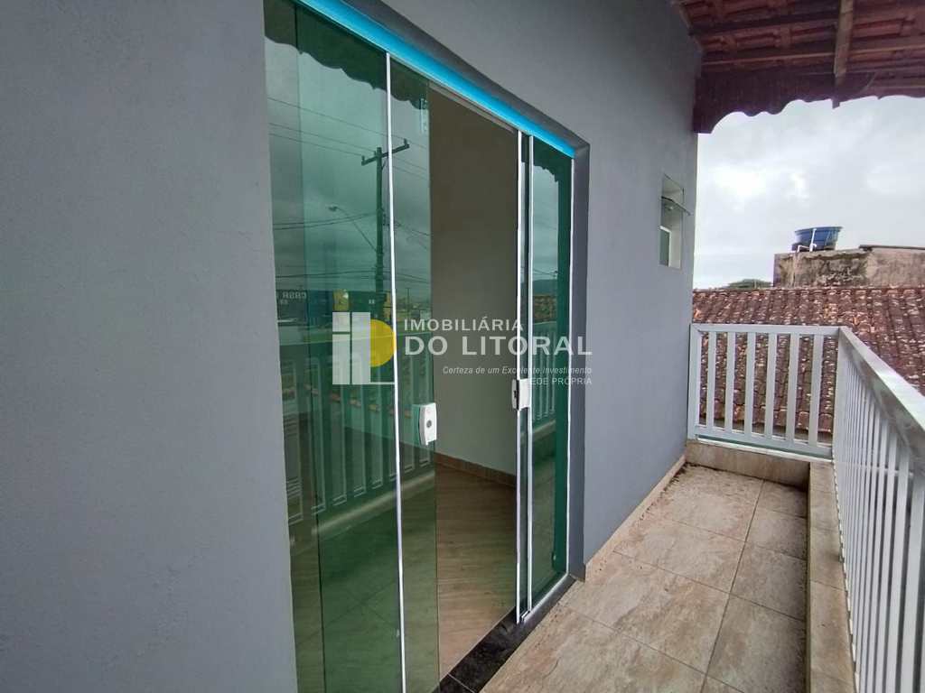 Sobrado em Mongaguá, no bairro Balneário Itaguai