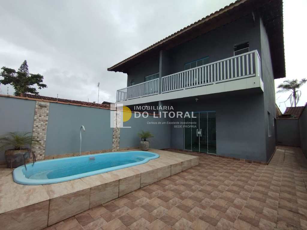 Sobrado em Mongaguá, no bairro Balneário Itaguai