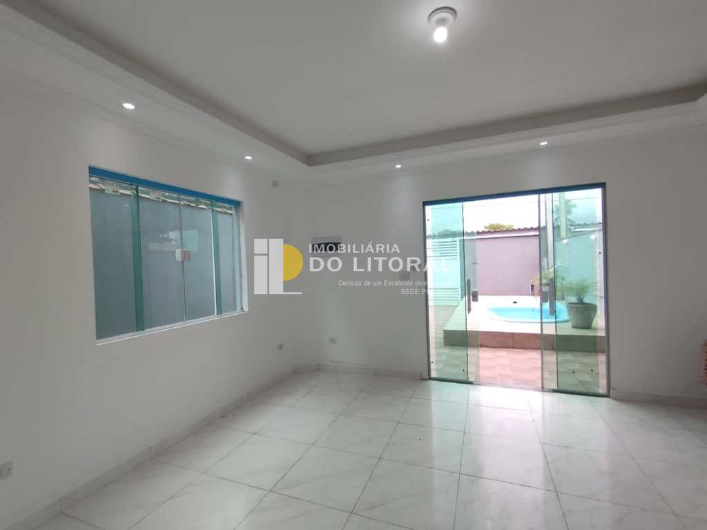 Sobrado em Mongaguá, no bairro Balneário Itaguai