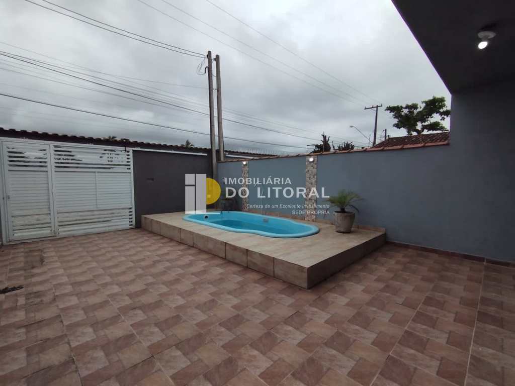 Sobrado em Mongaguá, no bairro Balneário Itaguai