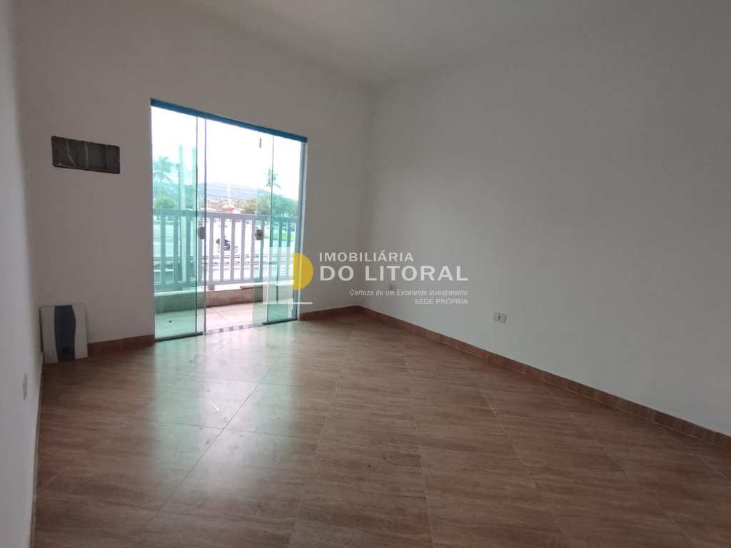 Sobrado em Mongaguá, no bairro Balneário Itaguai